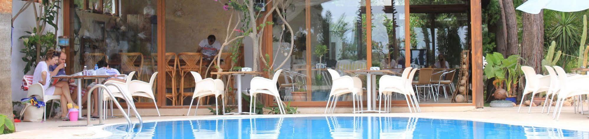 On Hotel อาดราซาน ภายนอก รูปภาพ
