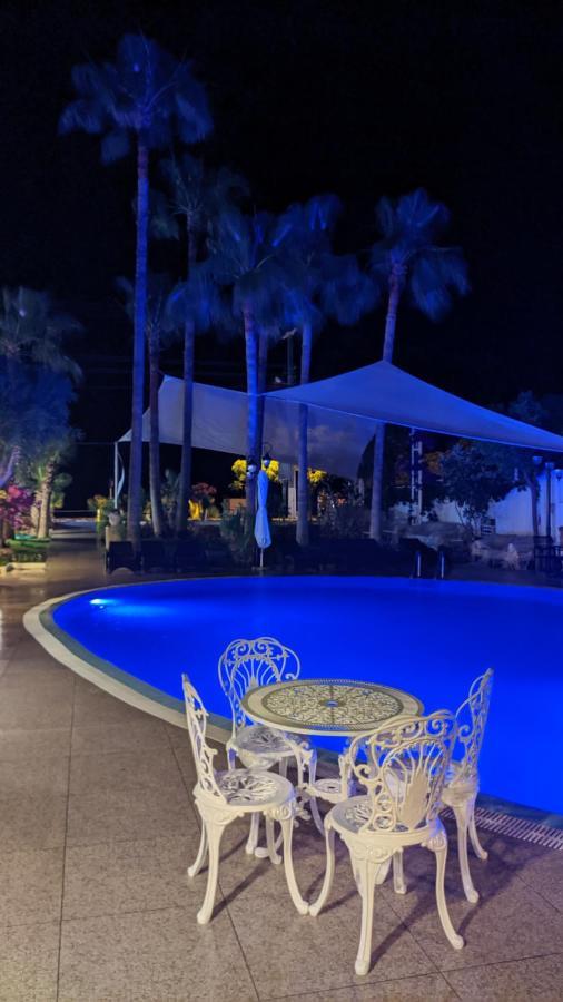 On Hotel อาดราซาน ภายนอก รูปภาพ